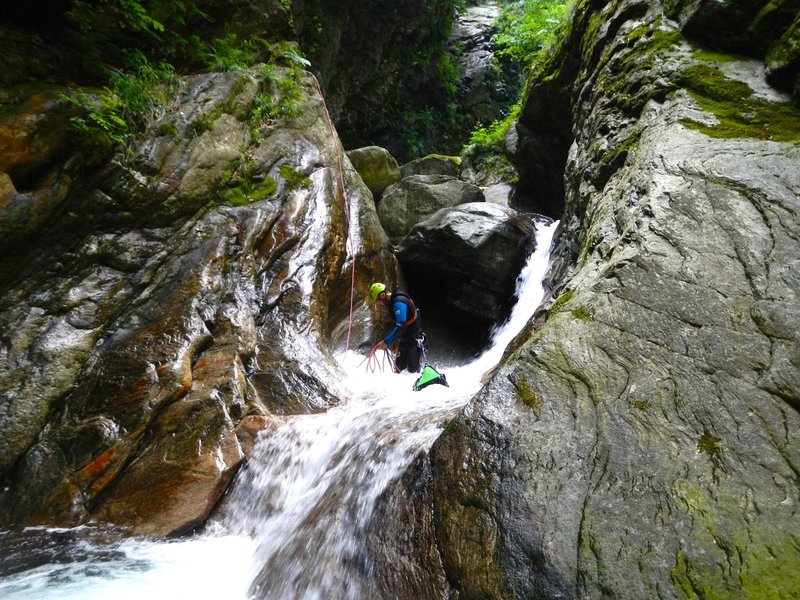 01_Canyoning_INT.jpg