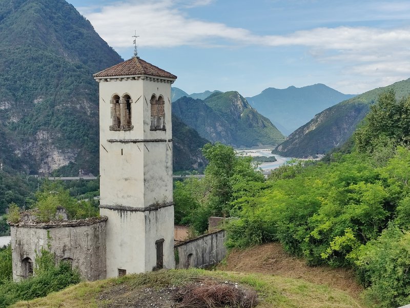 Vecchio campanile di Moggio