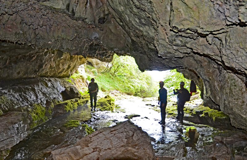 Interno_grotta_Goriuda_Marco_Di_Lenardo_01.JPG