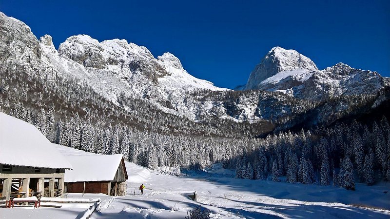 Ksenija_Vogrinc_-_Mangarska_planina_in_sedlo__Large_.jpg